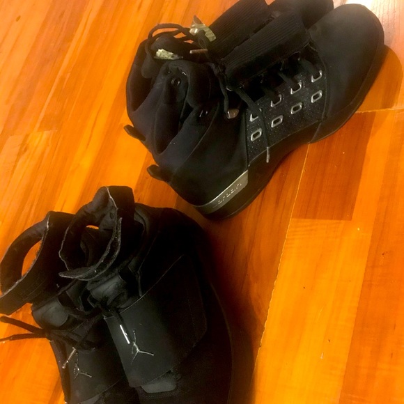 Jordan 20 and Jordan 17 og good condition bt need minor glue work. Shoot offers